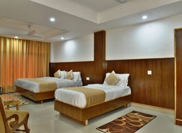 OYO 8455 Hotel Akash