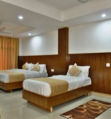 OYO 8455 Hotel Akash