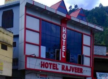 OYO 29237 Hotel Rajveer