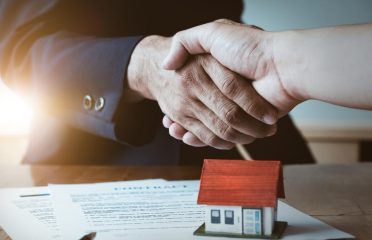 Advantages of Working with a Real Estate Agent for First-Time Homebuyers